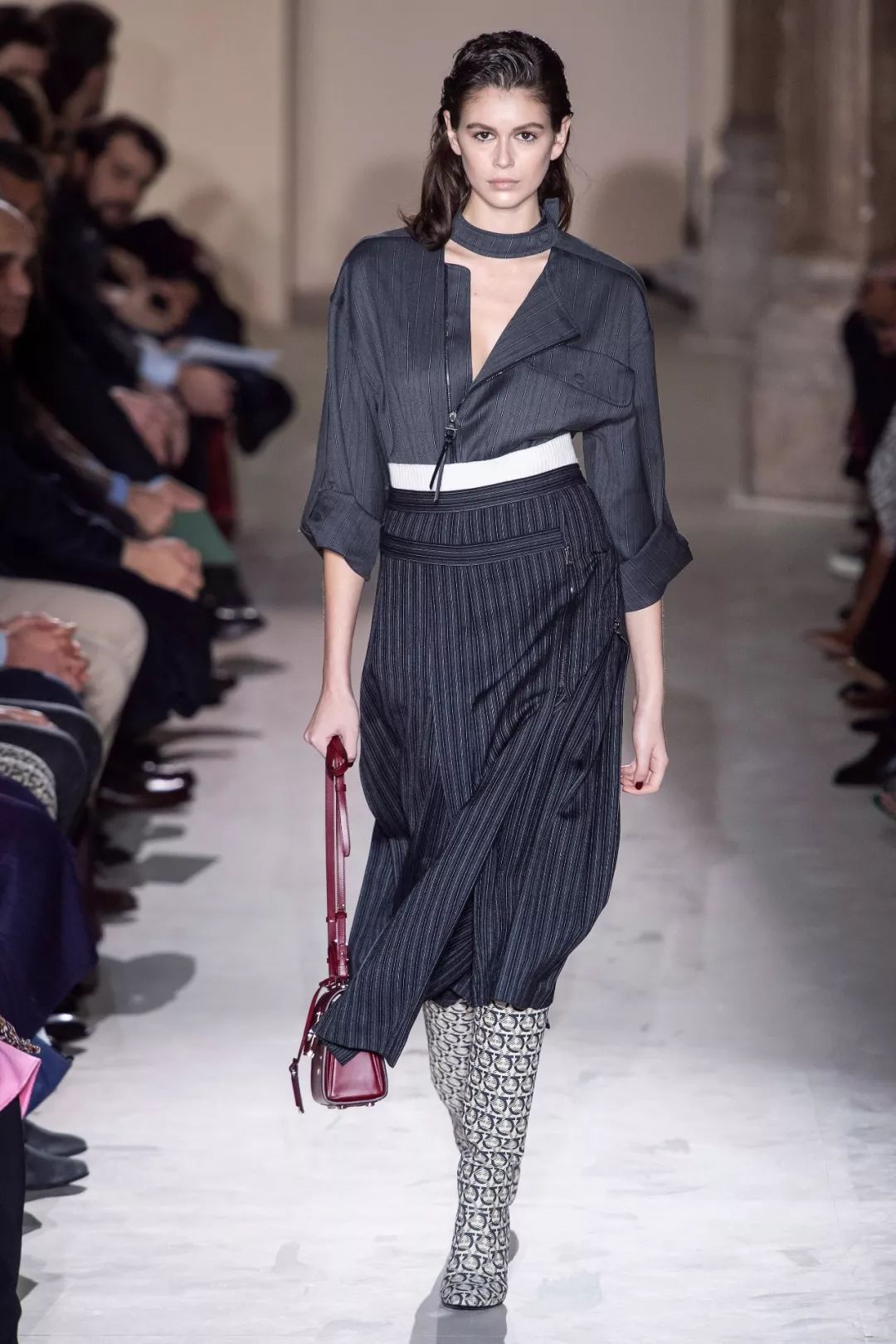 張鈞甯米蘭時(shí)尚造型解密 飾品背后的設(shè)計(jì)大師